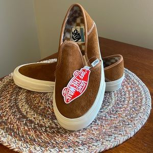 Vans Slip On Sf Suede🍂 brand new in box.